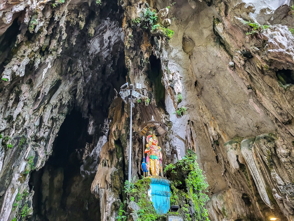 Die Batu Caves, Murugans Höhlen in Kuala Lumpur